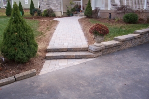 Retaining Wall Along a Driveway